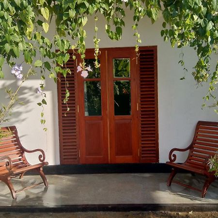 Mandara Rest Bed & Breakfast Hikkaduwa Luaran gambar