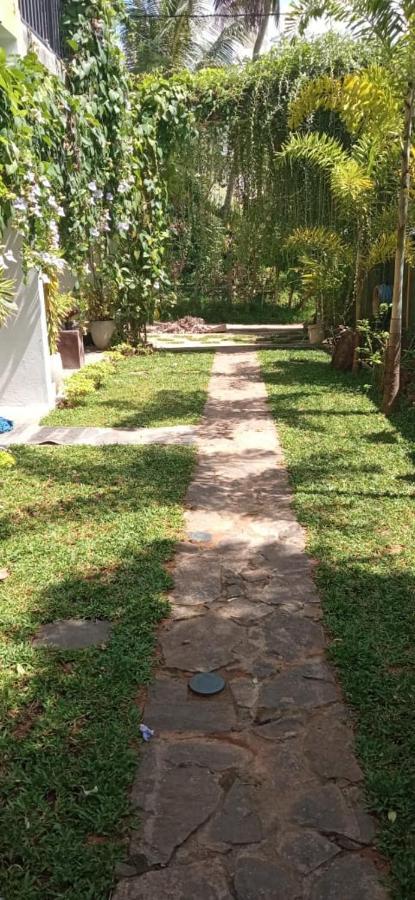 Mandara Rest Bed & Breakfast Hikkaduwa Luaran gambar