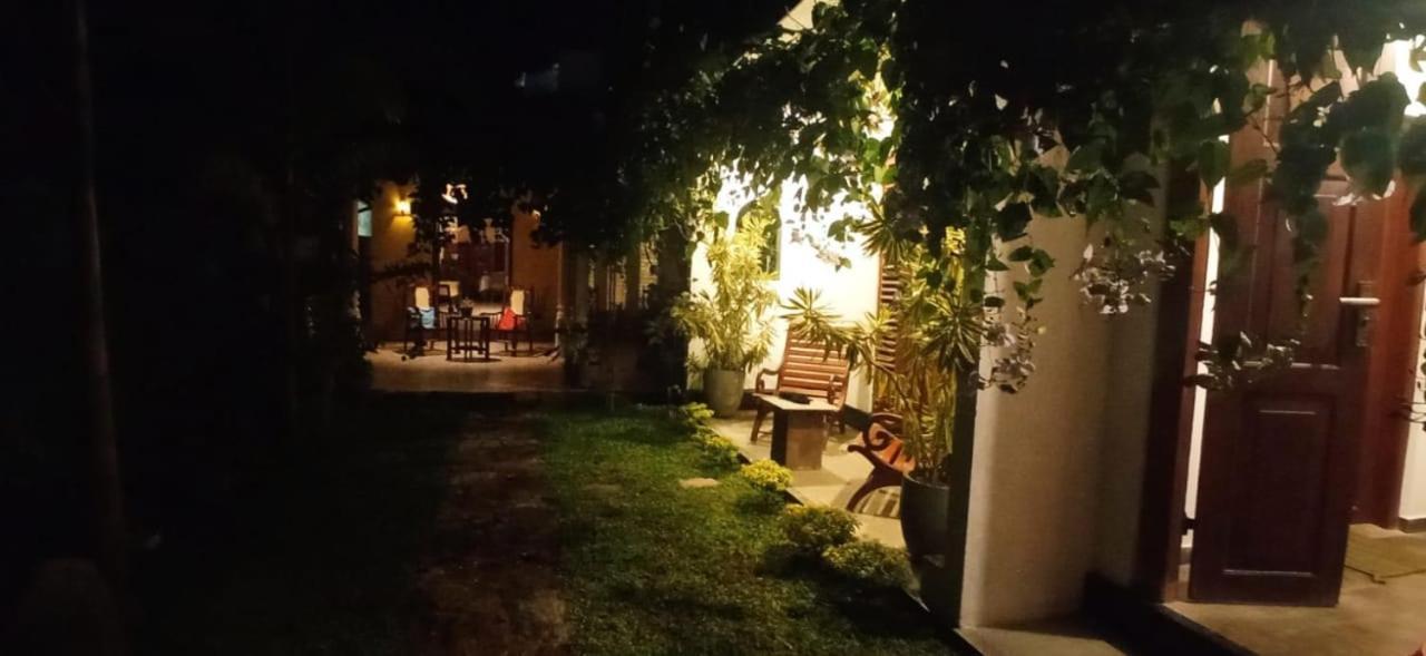 Mandara Rest Bed & Breakfast Hikkaduwa Luaran gambar